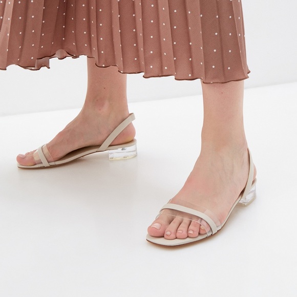 Aldo super chic and comfortable white Macyflex sandals with lucite heel - Picture 8 of 8